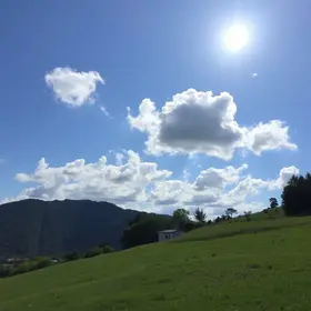 dia ensolarado em Resende