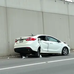 motorista bate carro na Via Dutra